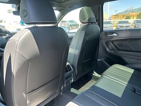Used 2022 Volkswagen Tiguan SE R-Line AWD/4WD image 16