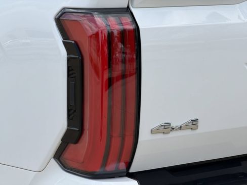 Used 2024 Toyota Tundra Limited AWD/4WD image 12