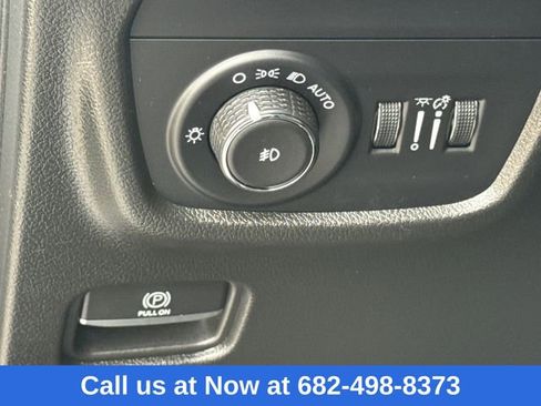 Used 2023 Jeep Grand Cherokee Limited w/ Luxury Tech Group II image 24