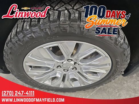 Used 2022 GMC Sierra 1500 Denali w/ Denali Reserve Package AWD/4WD image 6