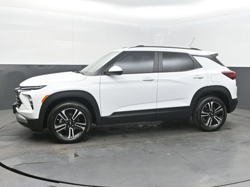Used 2024 Chevrolet TrailBlazer LT w/ Convenience Package AWD/4WD image 5