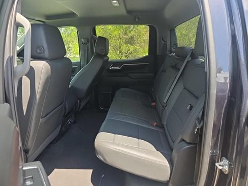 Used 2025 GMC Sierra 1500 SLT RWD image 5