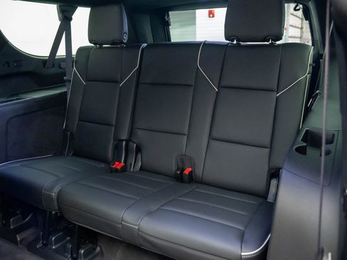 Used 2023 Cadillac Escalade ESV Premium Luxury image 19