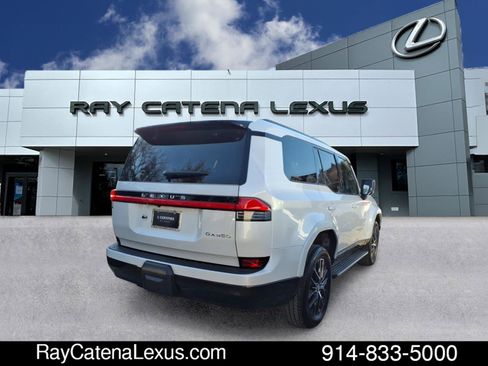 Certified 2024 Lexus GX 550 w/ Cold Area Package image 4