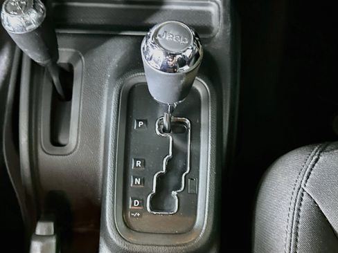 Used 2017 Jeep Wrangler Unlimited Sport AWD/4WD image 24