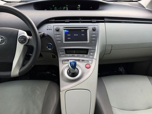 Used 2014 Toyota Prius Two image 25