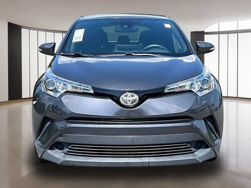 Used 2019 Toyota C-HR LE FWD image 2