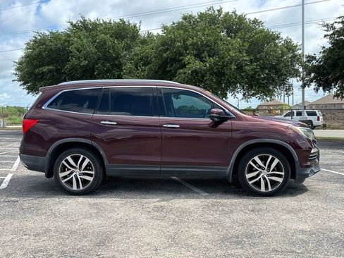 Used 2017 Honda Pilot Touring image 4
