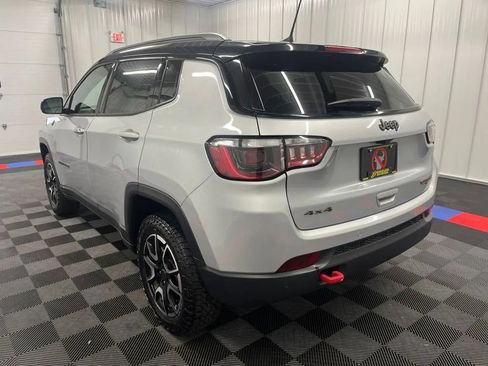 Used 2025 Jeep Compass Trailhawk AWD/4WD image 6