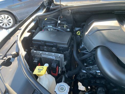 Used 2014 Jeep Grand Cherokee Overland image 24