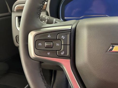 Used 2024 Chevrolet Suburban Premier image 23