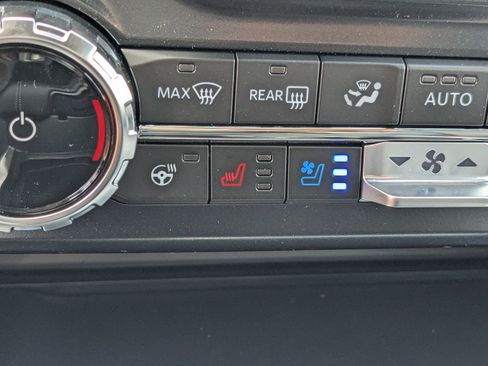 New 2025 Ford F250 Lariat w/ Black Appearance Package image 29