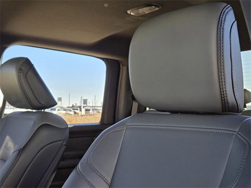Used 2025 RAM 2500 Tradesman w/ Chrome Appearance Group image 19