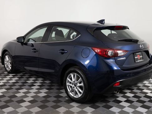 Used 2016 MAZDA MAZDA3 i Touring w/ Popular Equipment Package FWD image 4