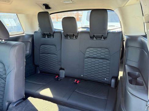 Used 2025 Nissan Pathfinder SV image 29