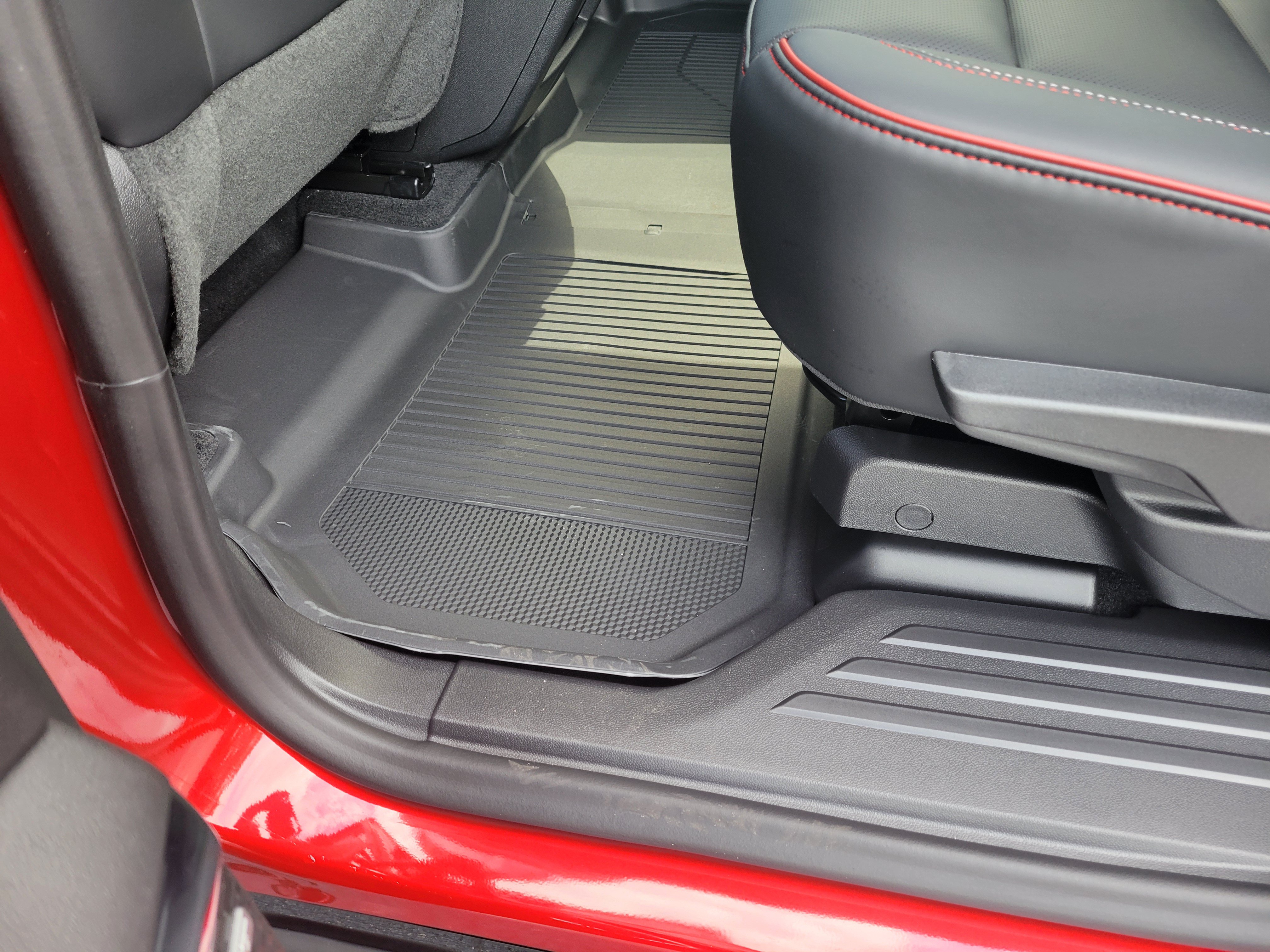 New 2027 Chevrolet Traverse RS w/ LPO, Floor Liner Package FWD image 35