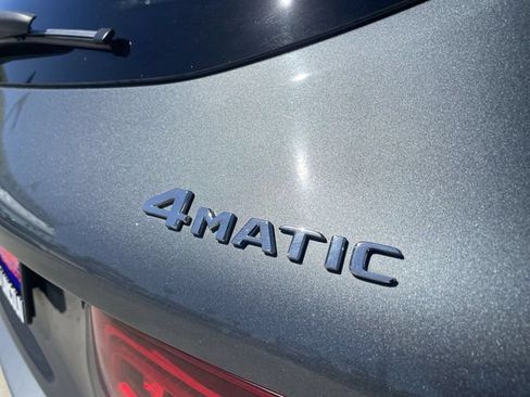 Used 2020 Mercedes-Benz GLC 300 4MATIC w/ Premium Package image 32