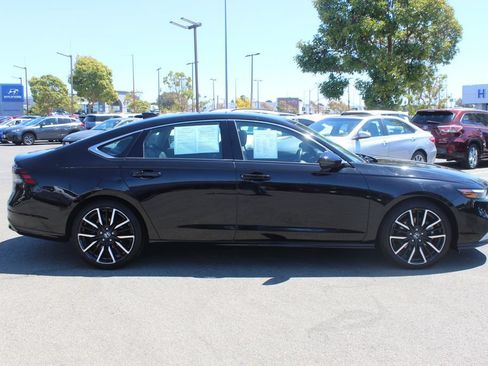 Used 2023 Honda Accord Touring image 6