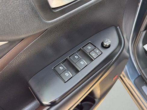 Used 2019 Toyota Highlander Limited image 25