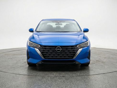 Used 2025 Nissan Sentra SV FWD image 2