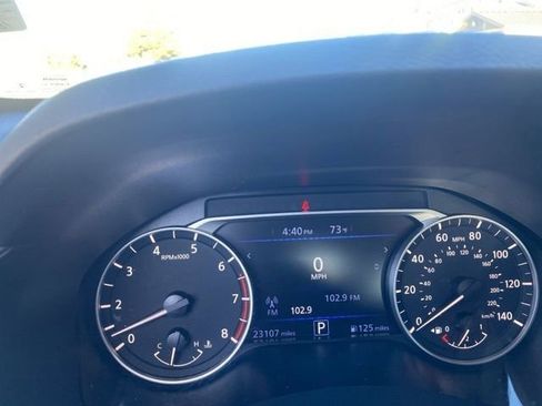 Used 2025 Nissan Altima 2.5 SV image 12