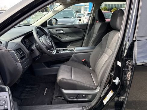 Used 2024 Nissan Rogue SV AWD/4WD image 14