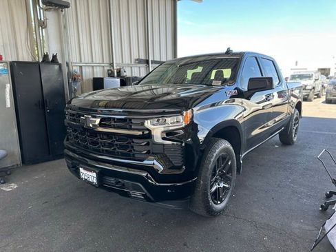Used 2024 Chevrolet Silverado 1500 RST w/ Convenience Package II AWD/4WD image 3