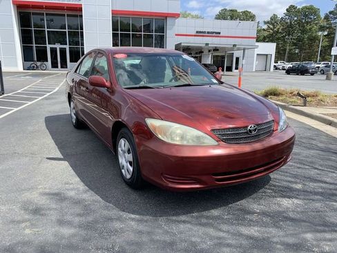 Used 2004 Toyota Camry LE image 2