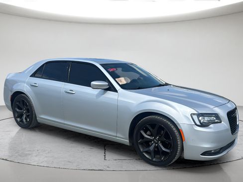 Used 2022 Chrysler 300 S RWD image 2