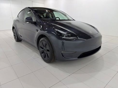Used 2025 Tesla Model Y Long Range AWD/4WD image 7