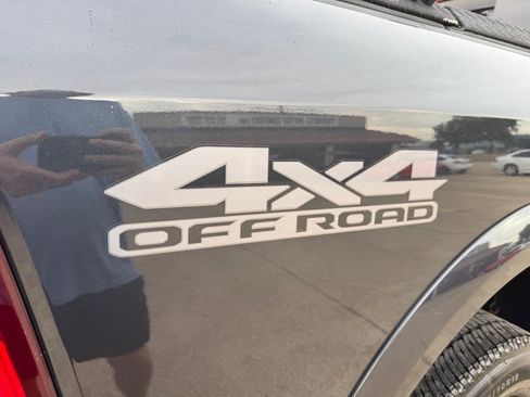 Used 2017 RAM 2500 SLT w/ Luxury Group AWD/4WD image 9