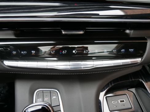 Used 2023 Cadillac Escalade V w/ LPO, ONYX Package AWD/4WD image 19
