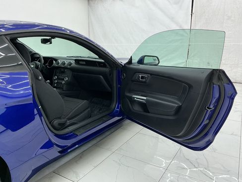 Used 2016 Ford Mustang Coupe RWD image 17