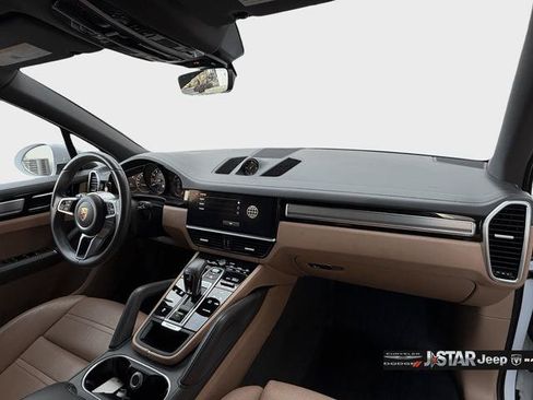Used 2023 Porsche Cayenne Platinum Edition AWD/4WD image 11