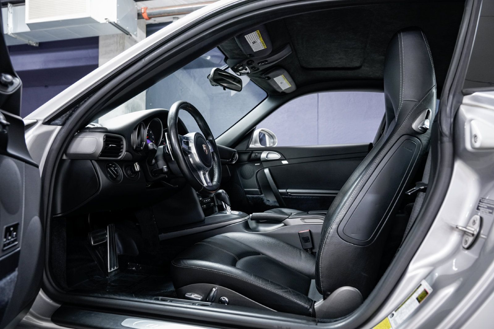 Used 2011 Porsche 911 Carrera RWD image 17