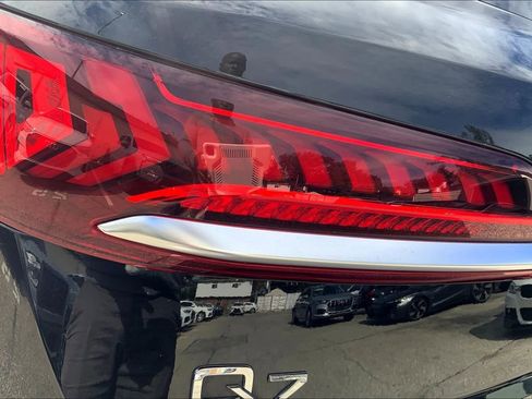 Used 2023 Audi Q7 3.0T Prestige image 28