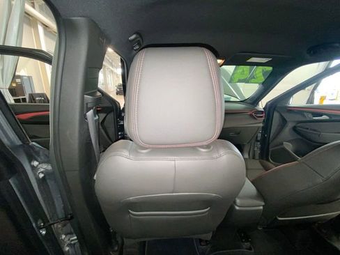 Used 2024 Chevrolet TrailBlazer RS AWD/4WD image 35