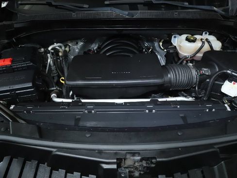 Used 2024 Chevrolet Suburban RST RWD image 37