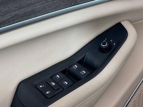 Used 2024 Jeep Grand Cherokee Limited 4xe w/ Luxury Tech Group II image 19