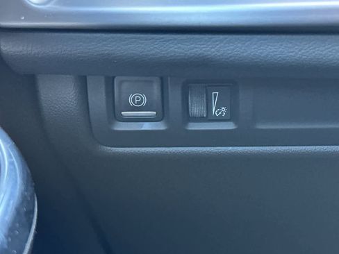 Used 2024 Cadillac XT4 Sport w/ Technology Package image 31