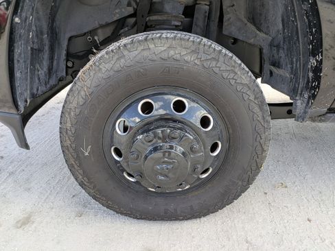 Used 2022 RAM 3500 Limited image 10