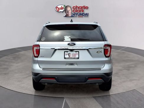 Used 2019 Ford Explorer XLT w/ Class III Trailer Tow Package FWD image 4