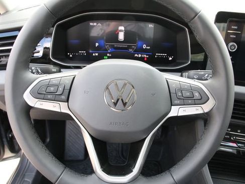 New 2026 Volkswagen Jetta SE image 17