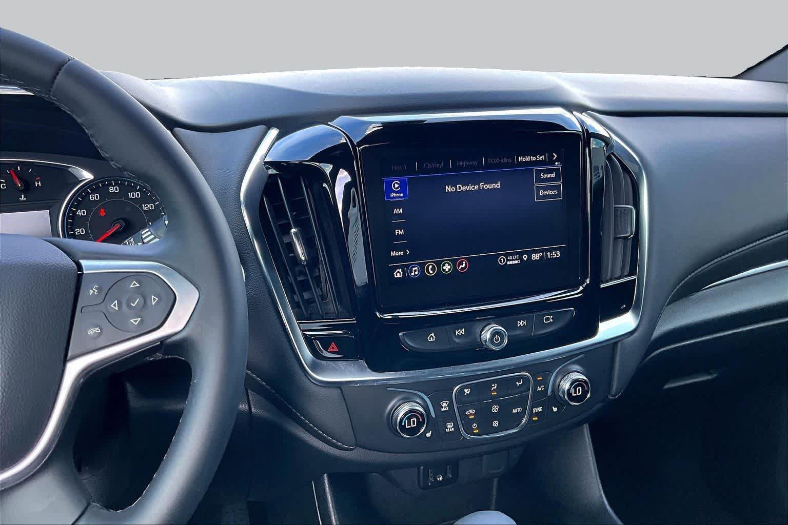 Used 2023 Chevrolet Traverse LT FWD image 13