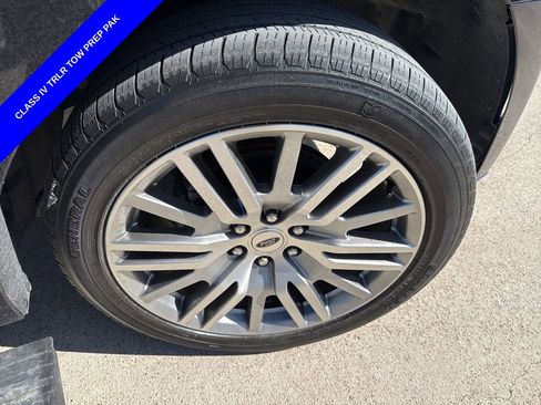 Used 2024 Ford Expedition Limited image 17