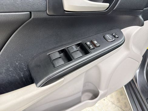 Used 2013 Toyota Camry LE image 12