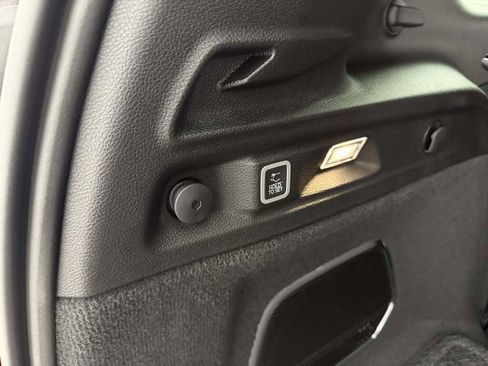 New 2025 Jeep Grand Cherokee L Summit w/ Luxury Tech Group V image 38