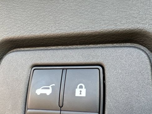 Certified 2024 Nissan Rogue SV FWD image 38