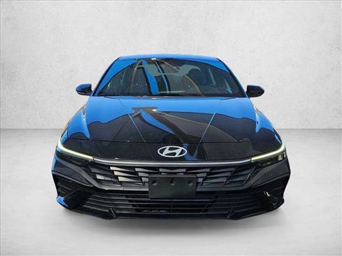 Certified 2025 Hyundai Elantra Sport image 2