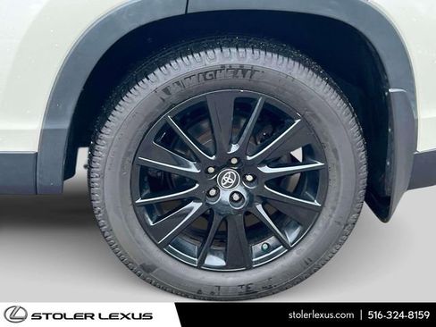 Used 2019 Toyota Highlander SE image 8